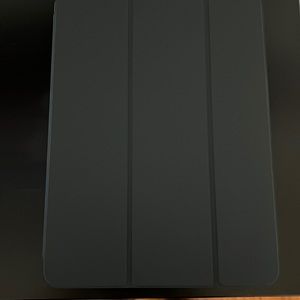 iPad Pro 11” 256gb pace gray in great condition.